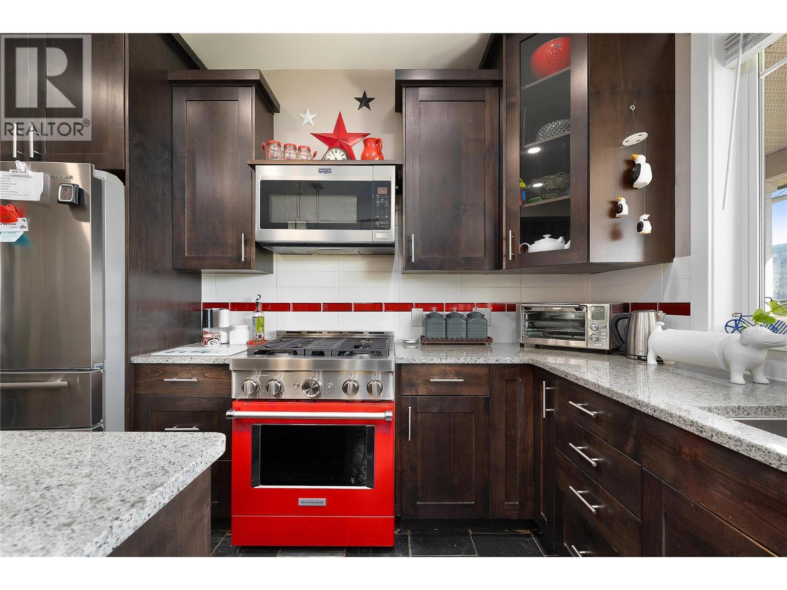4537 Lansdowne Road, Armstrong, BC - Indoor Photo Showing Kitchen