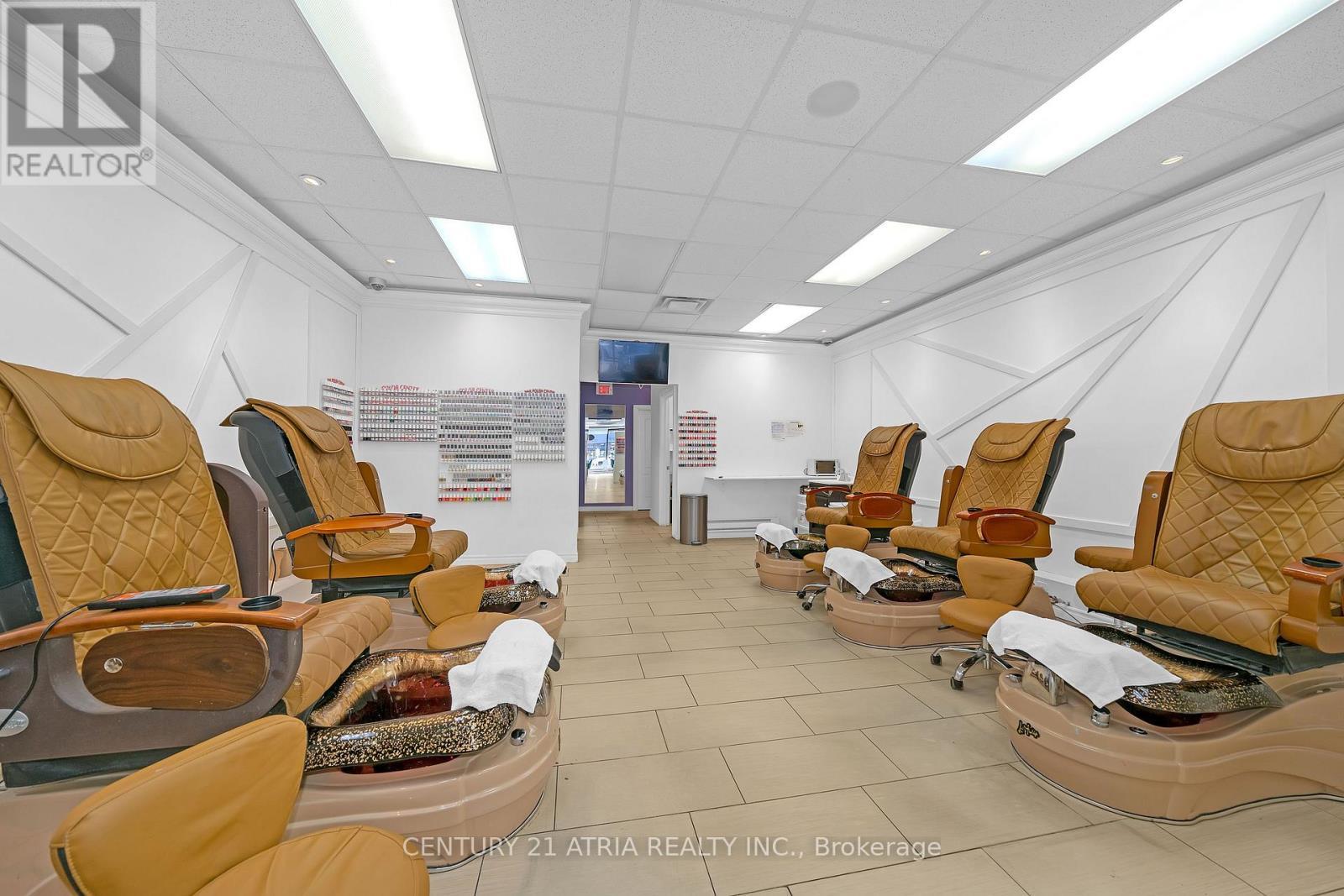 3047 Hurontario Street, Mississauga, ON