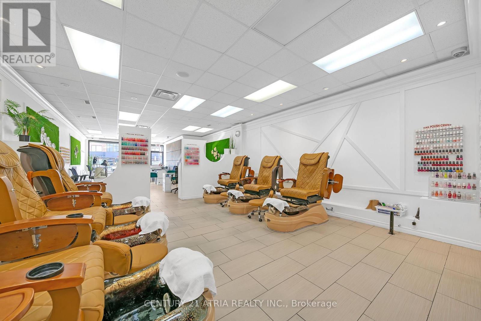 3047 Hurontario Street, Mississauga, ON