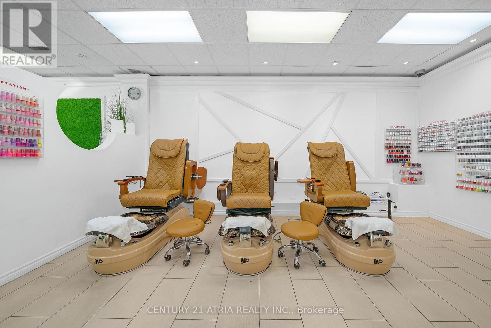 3047 Hurontario Street, Mississauga, ON