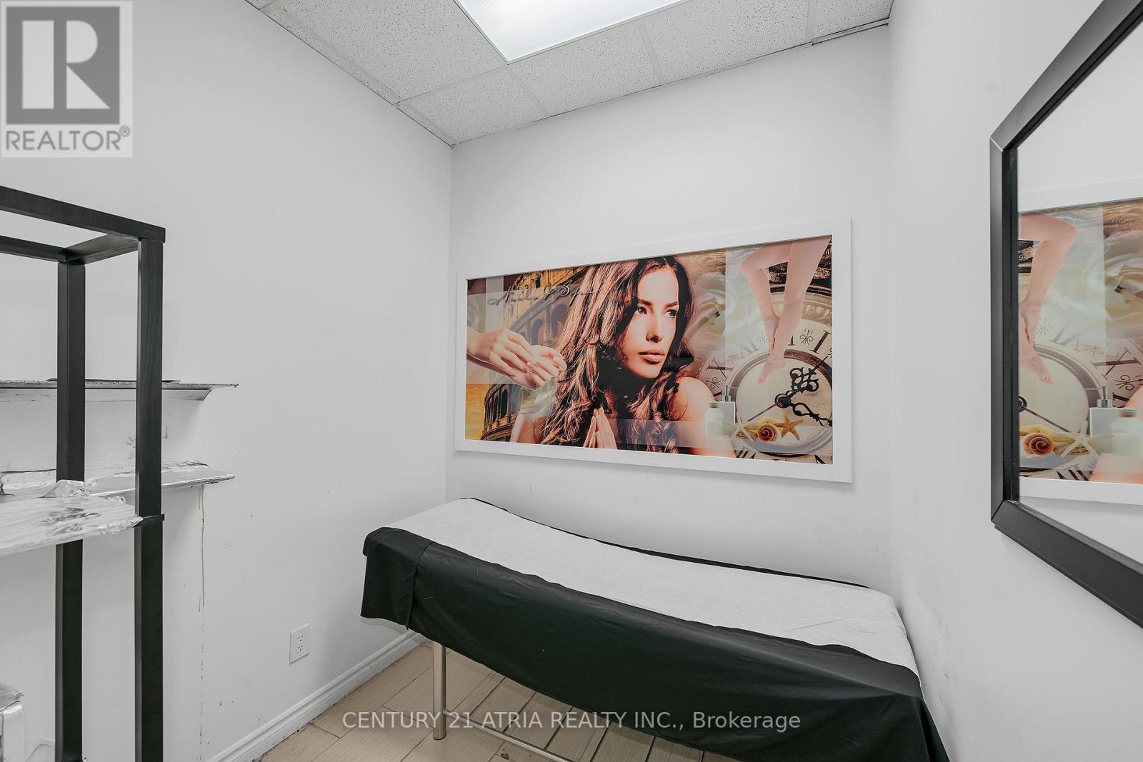 3047 Hurontario Street, Mississauga, ON