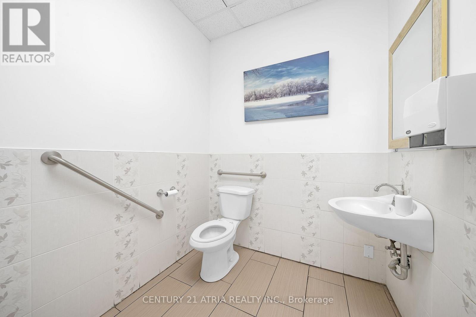 3047 Hurontario Street, Mississauga, ON