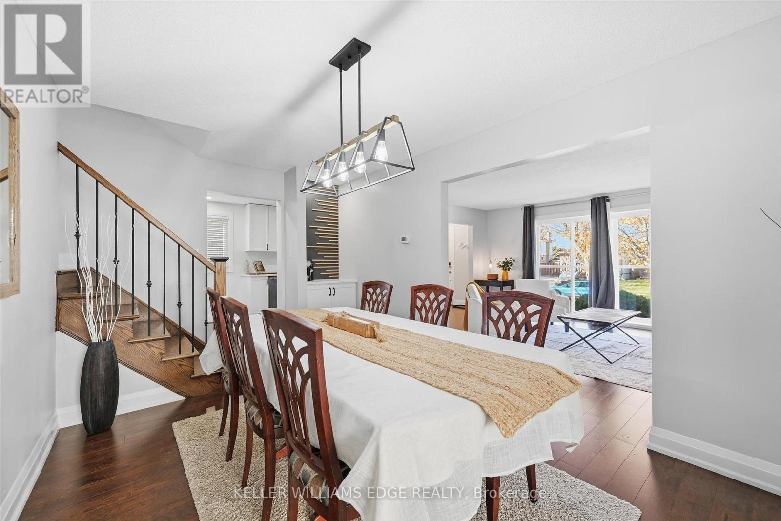 123 Athenia Drive, Hamilton, ON - Indoor Photo Showing Dining Room