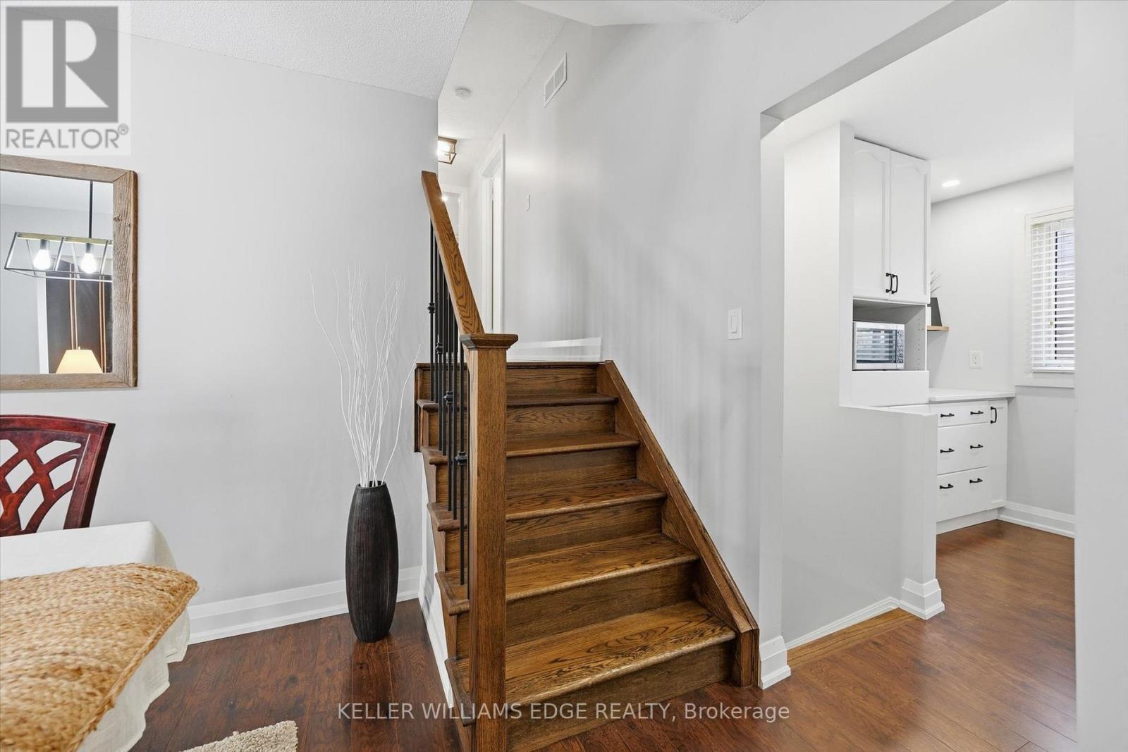 123 Athenia Drive, Hamilton, ON - Indoor Photo Showing Other Room