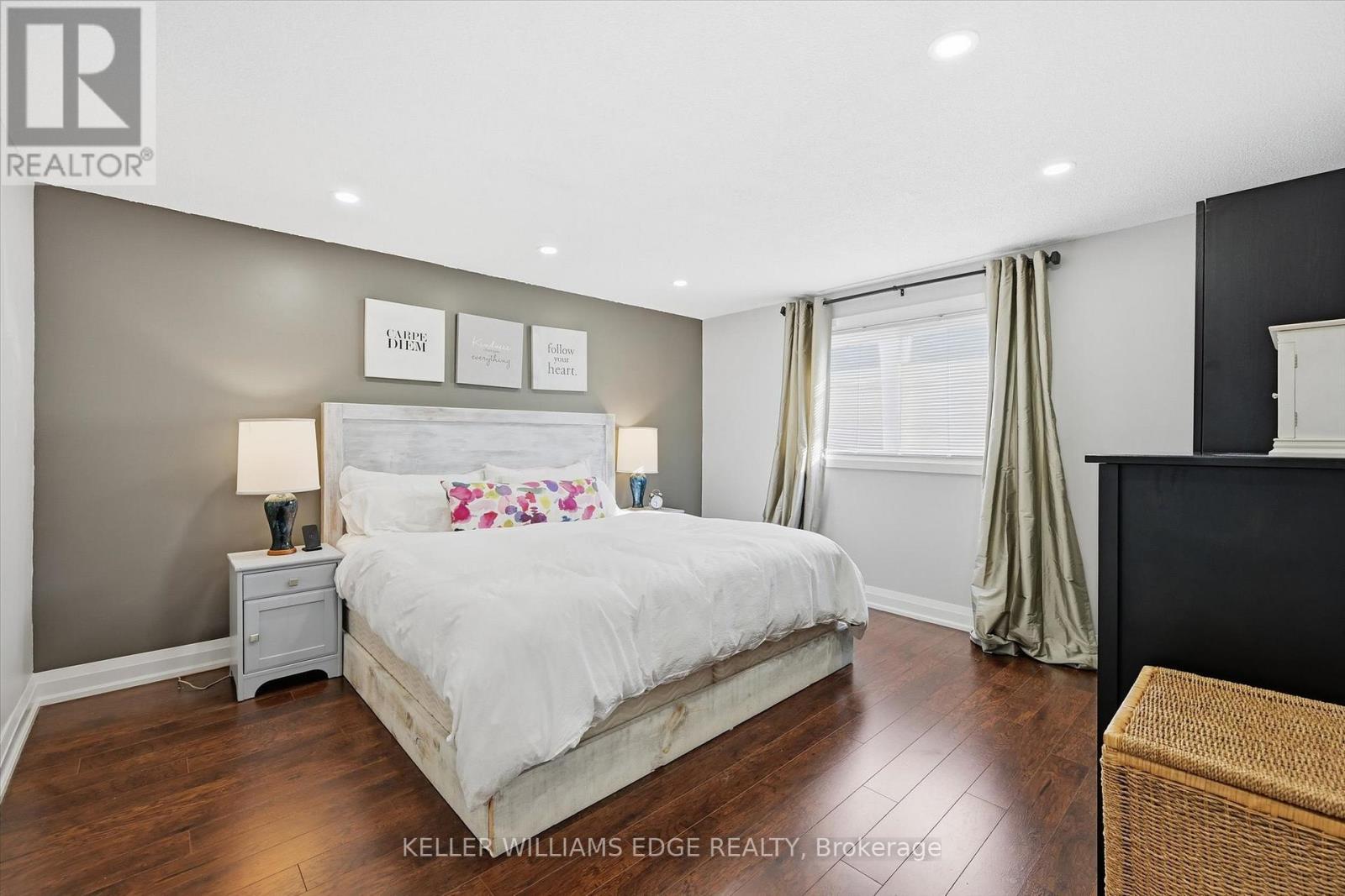 123 Athenia Drive, Hamilton, ON - Indoor Photo Showing Bedroom