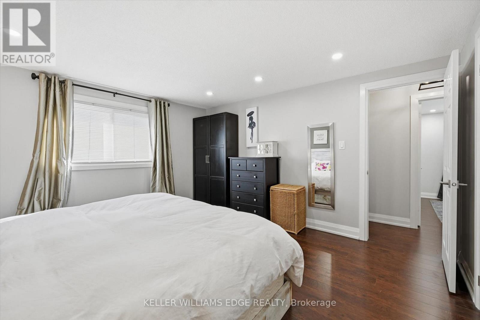 123 Athenia Drive, Hamilton, ON - Indoor Photo Showing Bedroom