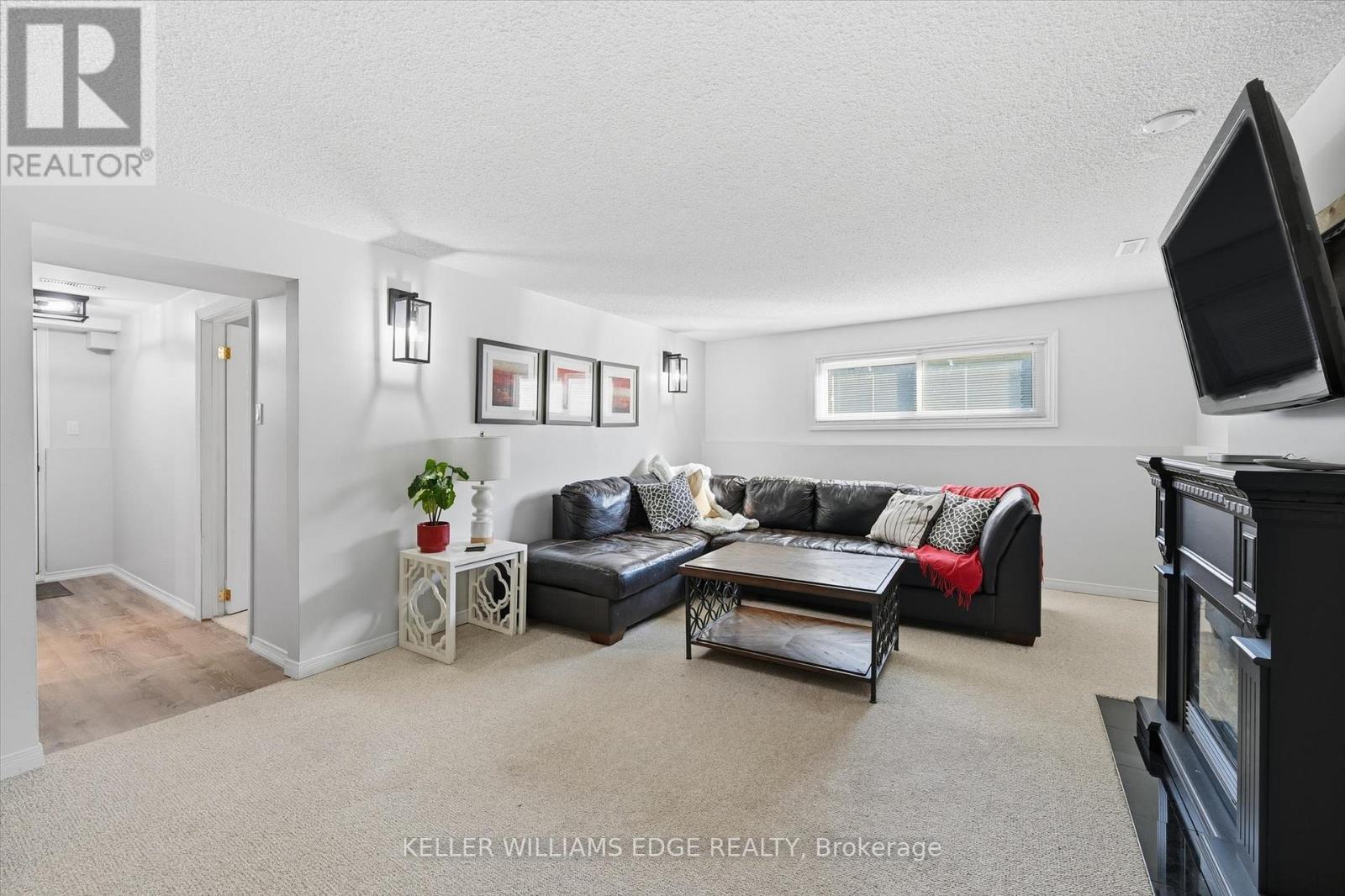 123 Athenia Drive, Hamilton, ON - Indoor Photo Showing Other Room