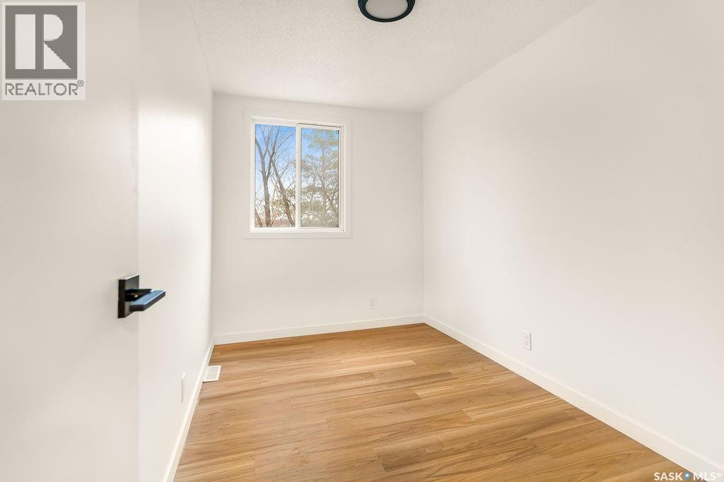 3914 Castle Road, Regina, SK - Indoor Photo Showing Other Room