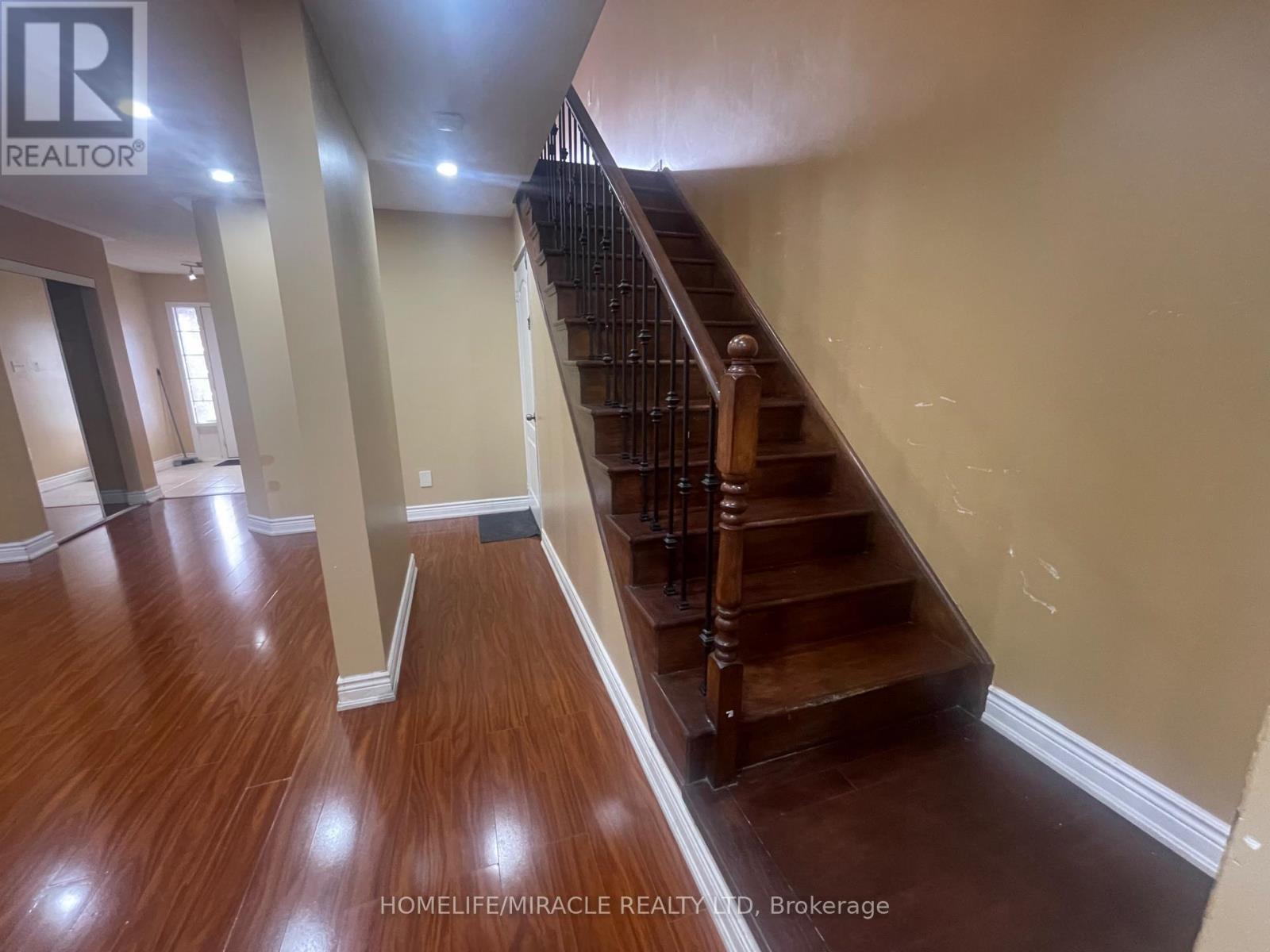 30 Lonestar Crescent, Brampton, ON - Indoor Photo Showing Other Room