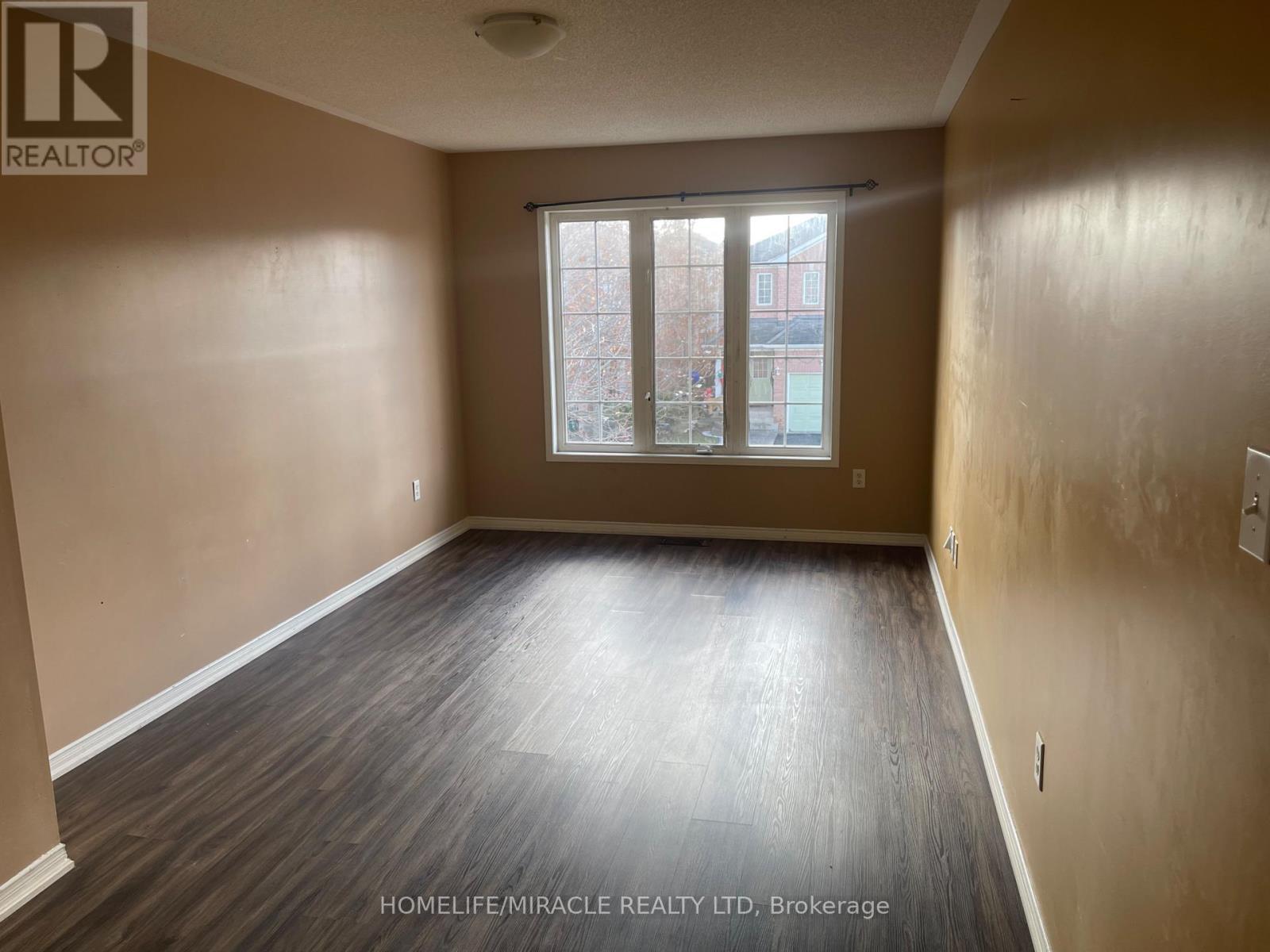 30 Lonestar Crescent, Brampton, ON - Indoor Photo Showing Other Room