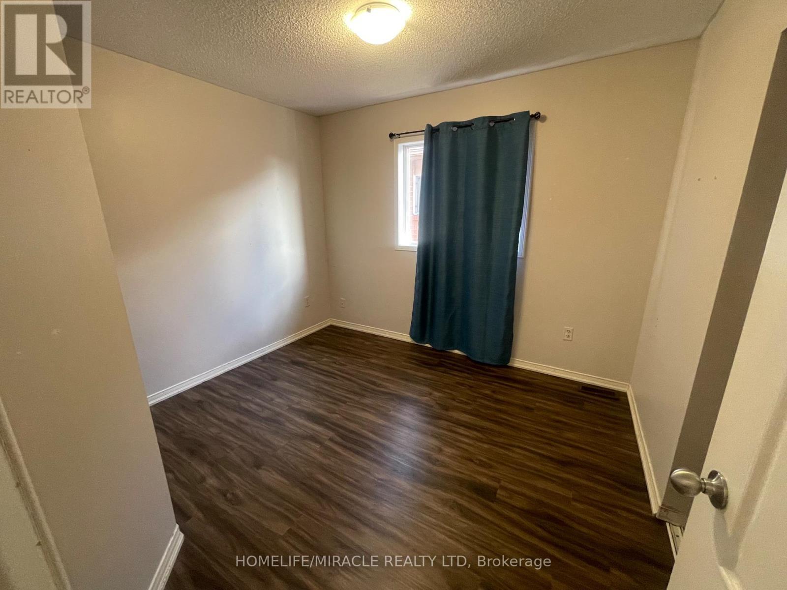 30 Lonestar Crescent, Brampton, ON - Indoor Photo Showing Other Room