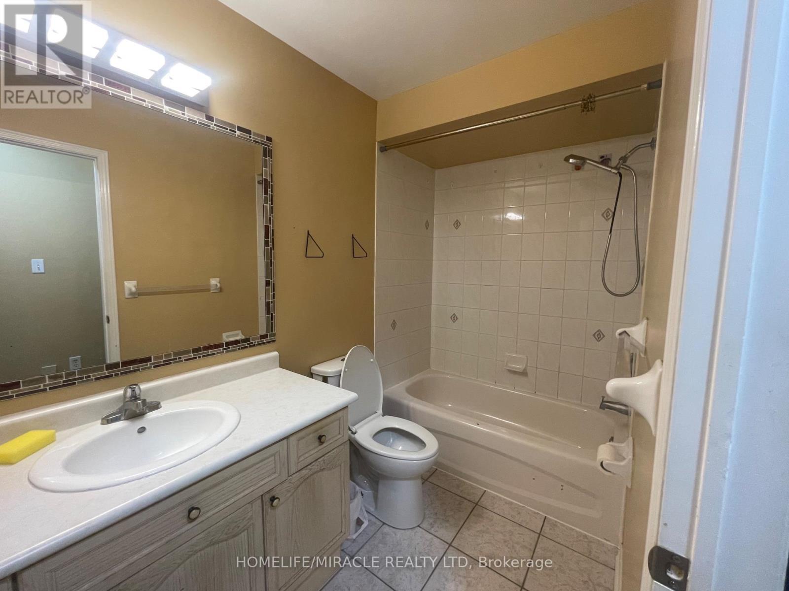 30 Lonestar Crescent, Brampton, ON - Indoor Photo Showing Bathroom