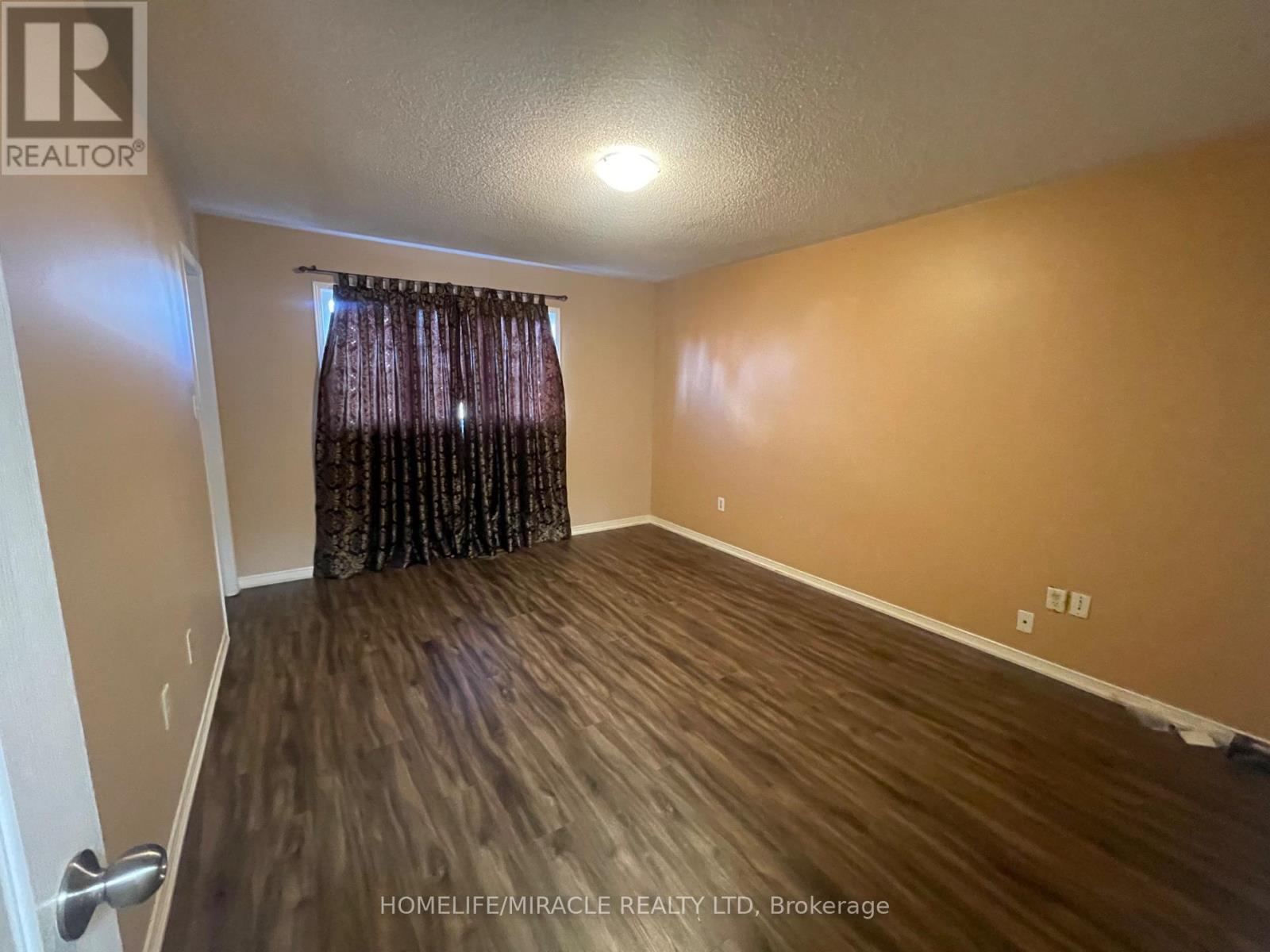 30 Lonestar Crescent, Brampton, ON - Indoor Photo Showing Other Room