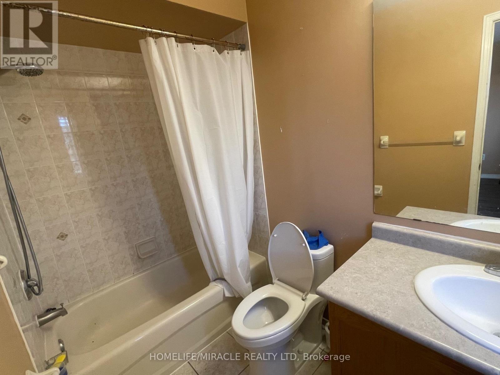 30 Lonestar Crescent, Brampton, ON - Indoor Photo Showing Bathroom