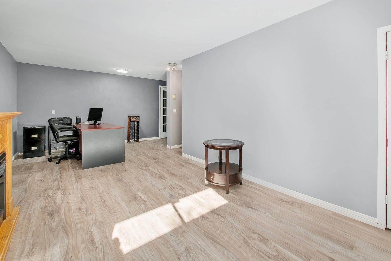 Salle familiale - 4220 Rue De Mauriac, Terrebonne (Terrebonne), QC - Indoor Photo Showing Other Room