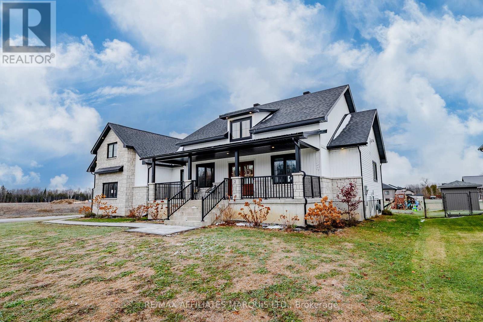 2 Meadow Lane, South Stormont, ON - Outdoor