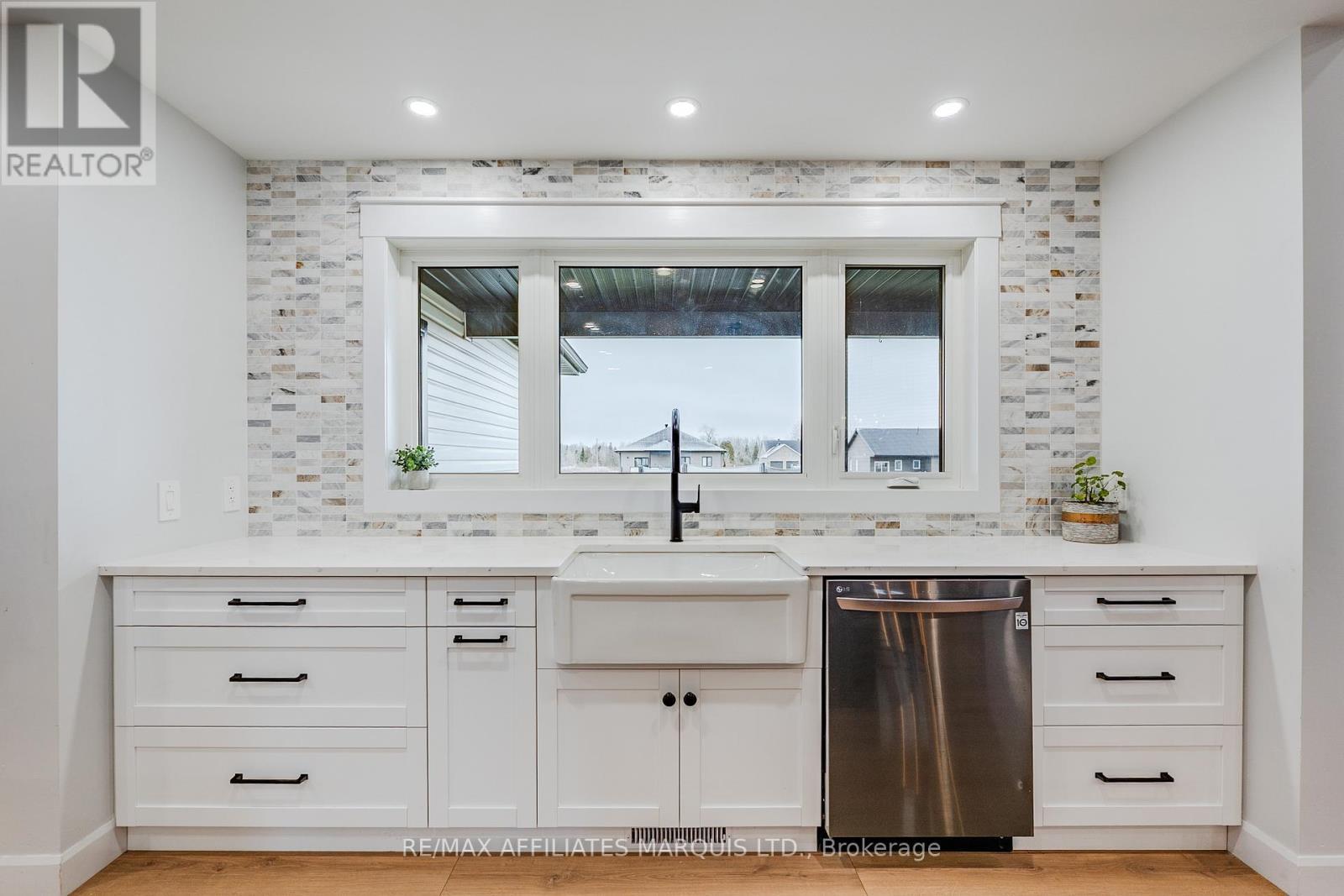 2 Meadow Lane, South Stormont, ON - Indoor