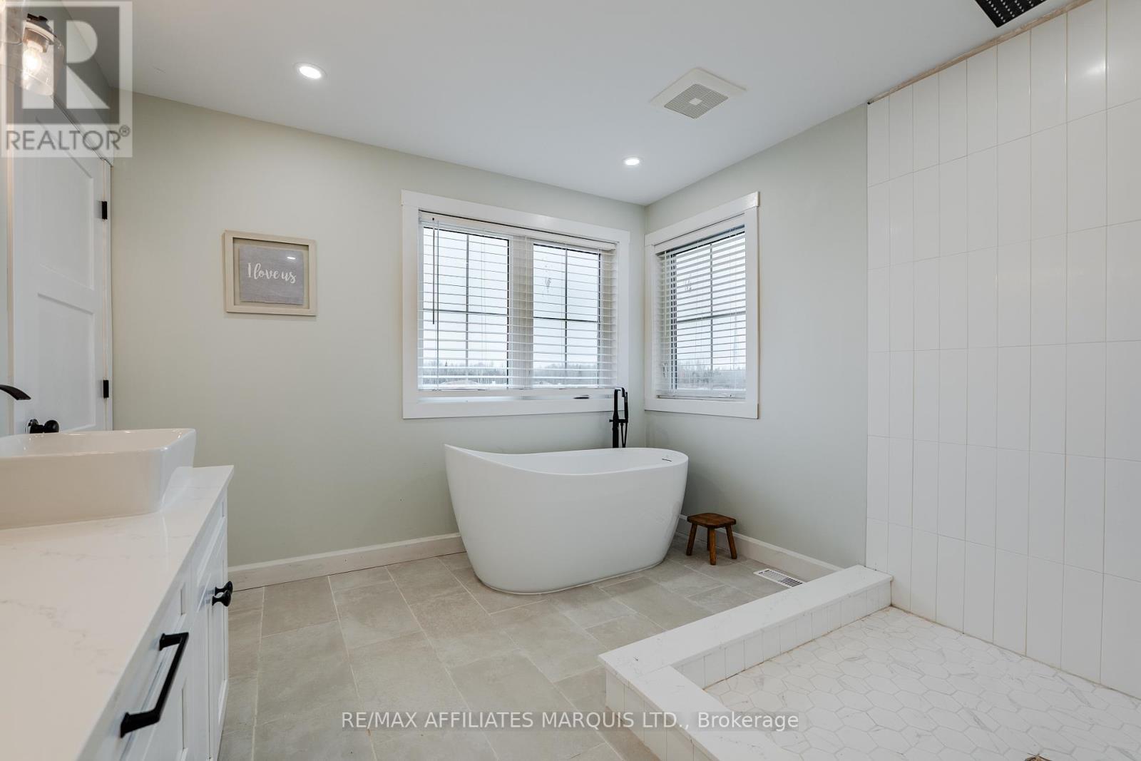 2 Meadow Lane, South Stormont, ON - Indoor Photo Showing Bathroom