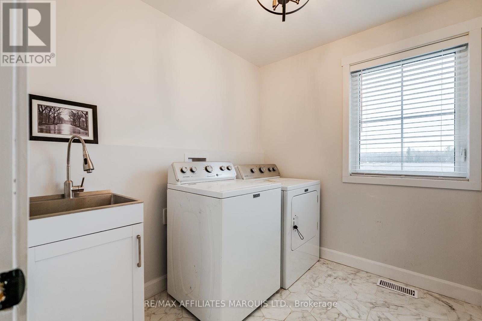 2 Meadow Lane, South Stormont, ON - Indoor Photo Showing Laundry Room