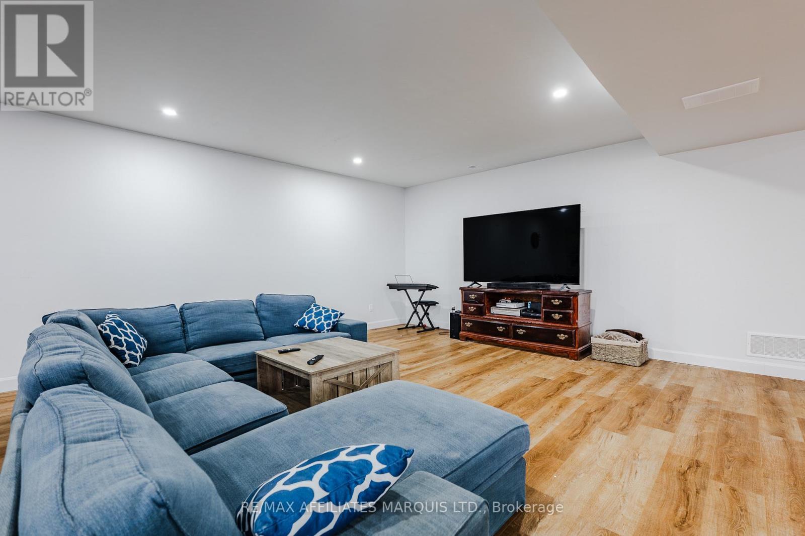 2 Meadow Lane, South Stormont, ON - Indoor