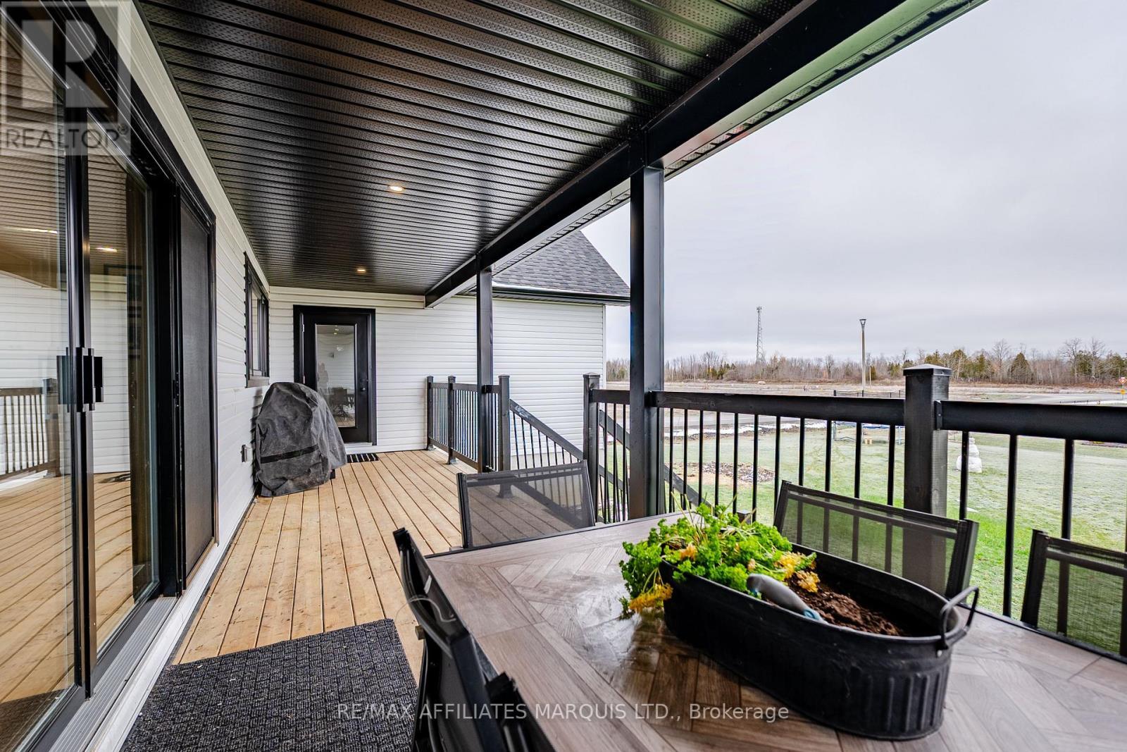 2 Meadow Lane, South Stormont, ON - Outdoor With Exterior