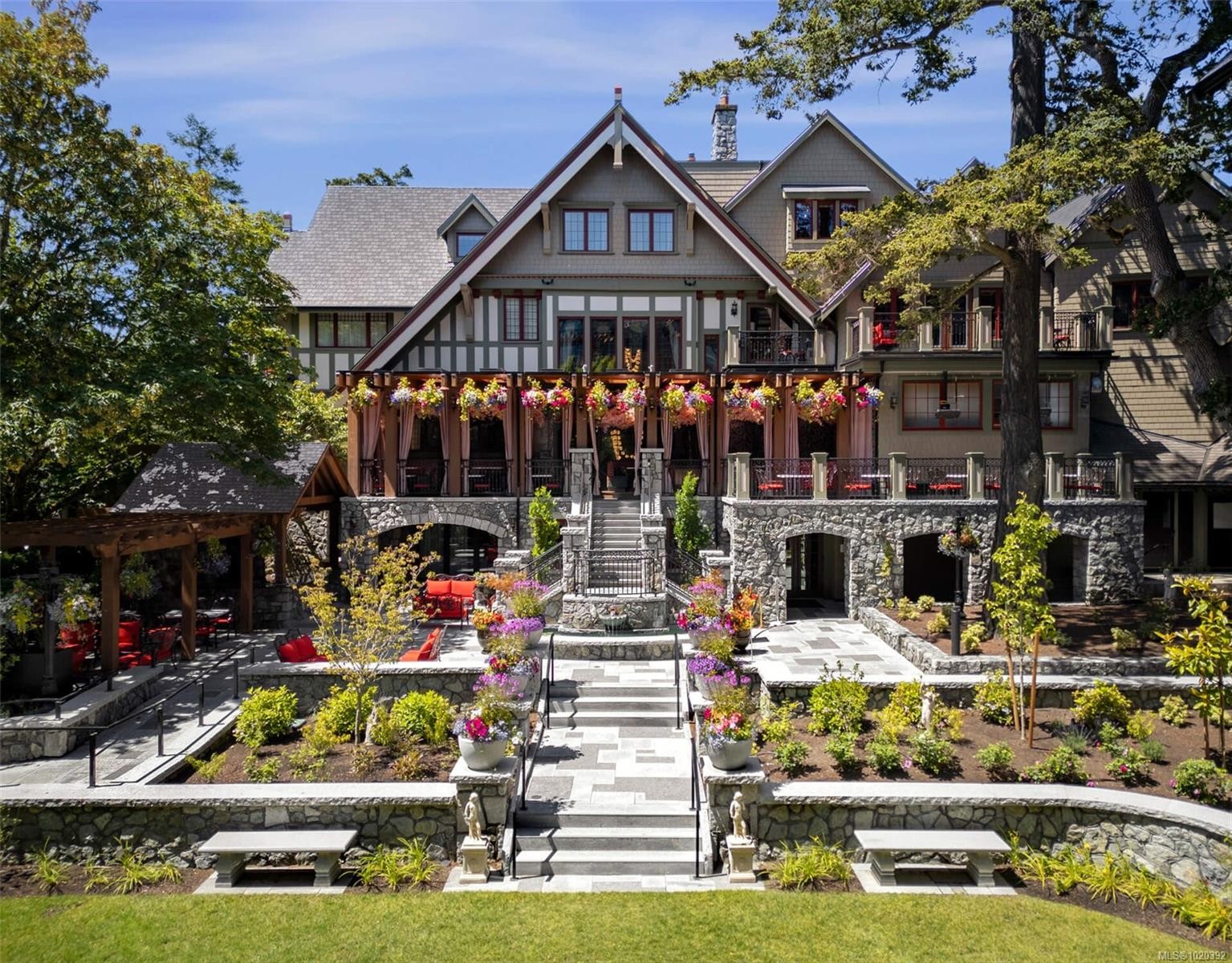 406-427 Lampson St, Esquimalt, BC - Outdoor With Facade