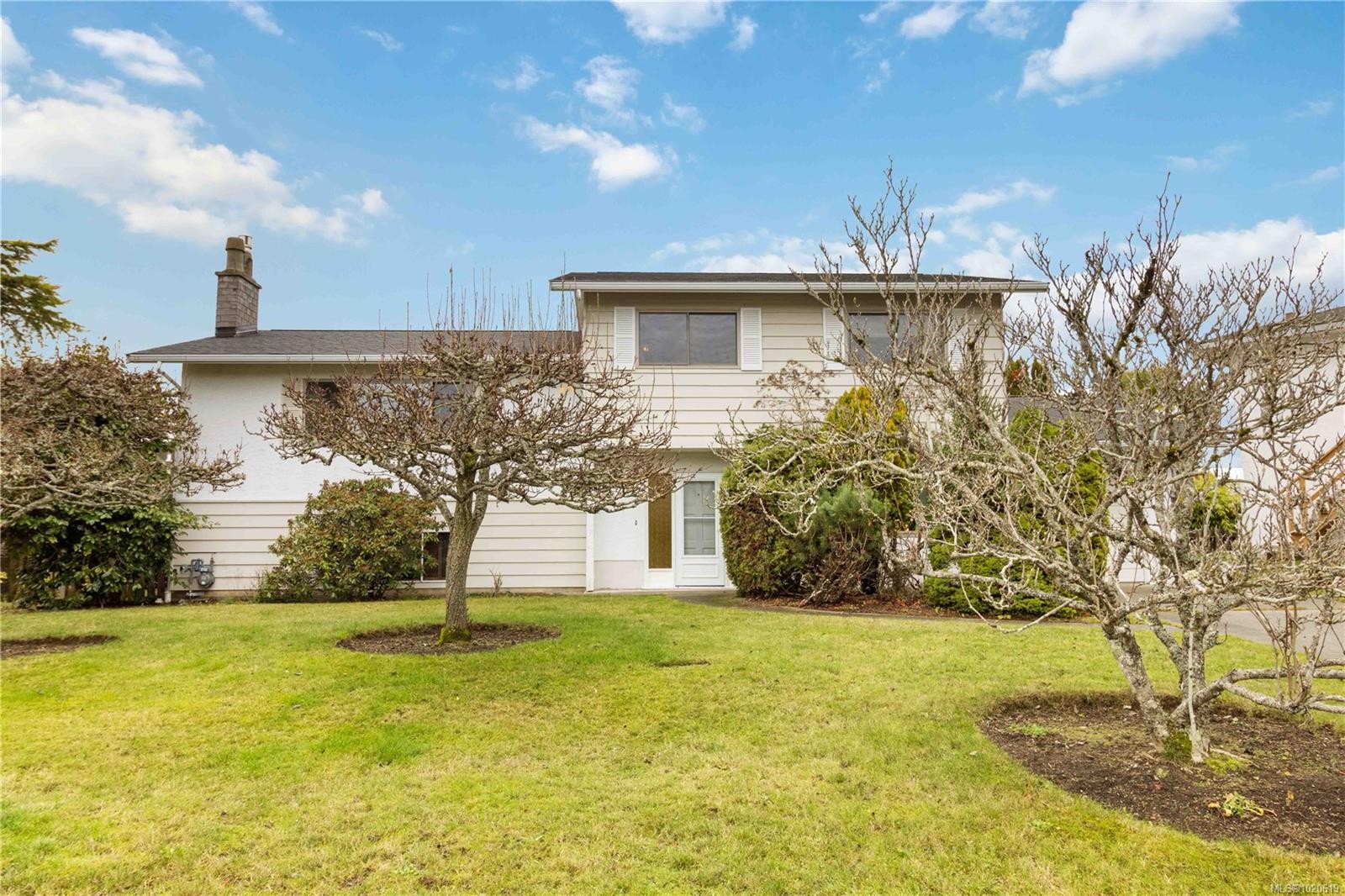 4251 Rossiter Dr, Saanich, BC