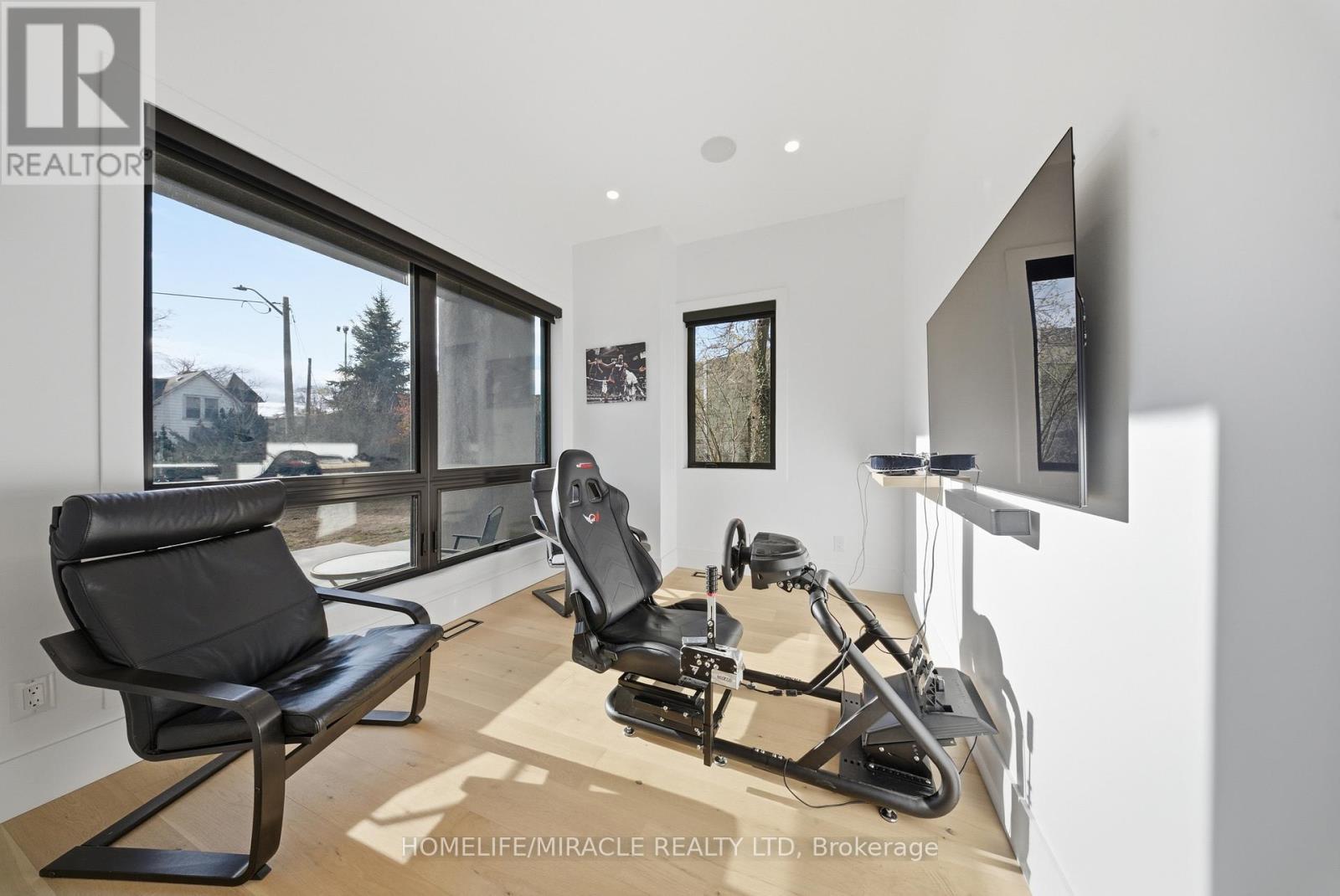 1653 Glenburnie Road, Mississauga, ON - Indoor Photo Showing Gym Room