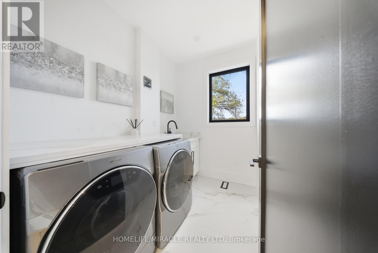 1653 Glenburnie Road, Mississauga, ON - Indoor Photo Showing Laundry Room