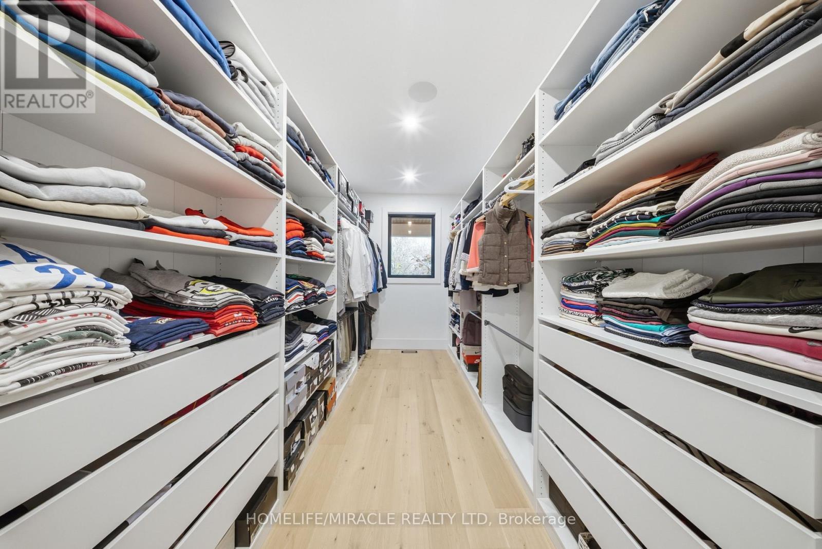 1653 Glenburnie Road, Mississauga, ON - Indoor With Storage