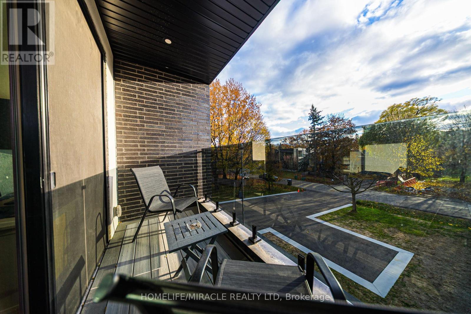 1653 Glenburnie Road, Mississauga, ON - Outdoor