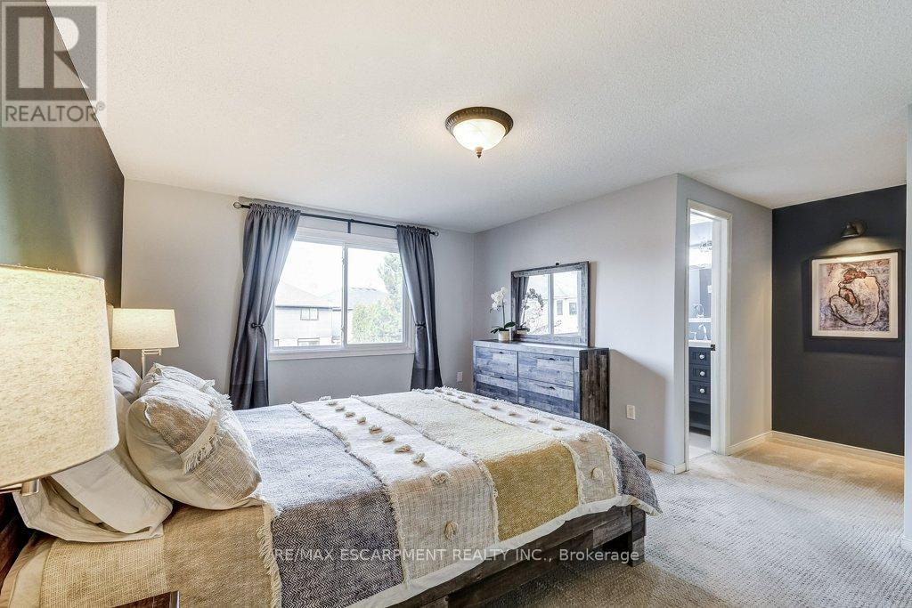 149 Charterhouse Crescent, Hamilton, ON - Indoor Photo Showing Bedroom