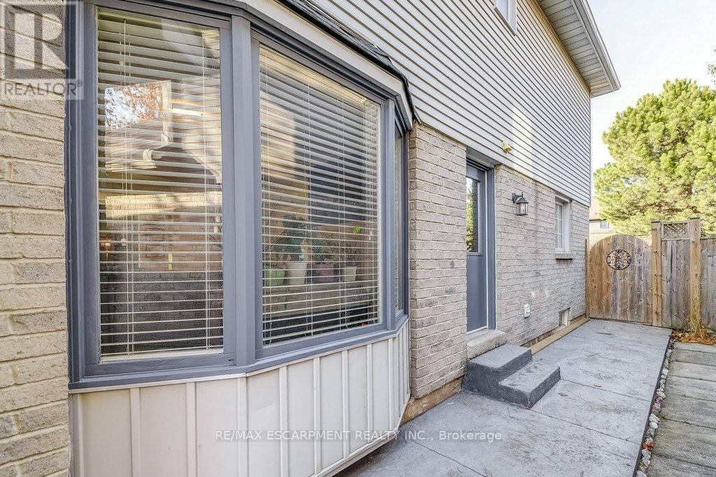 149 Charterhouse Crescent, Hamilton, ON - Outdoor With Exterior
