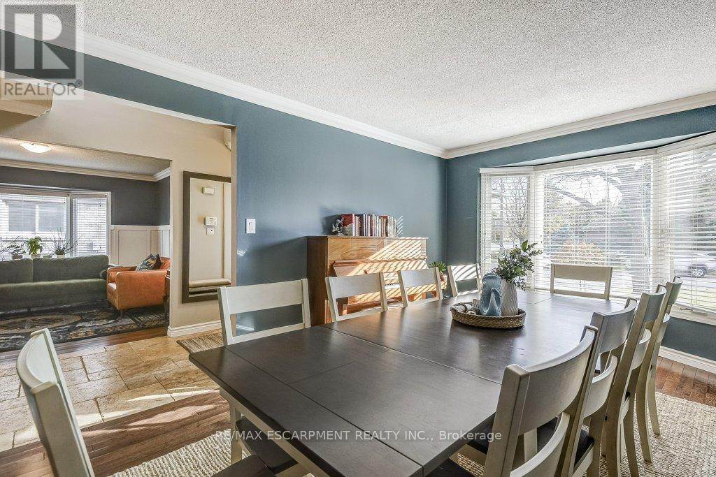 149 Charterhouse Crescent, Hamilton, ON - Indoor Photo Showing Dining Room