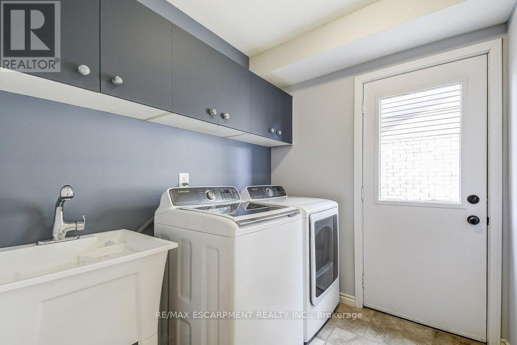 149 Charterhouse Crescent, Hamilton, ON - Indoor Photo Showing Laundry Room