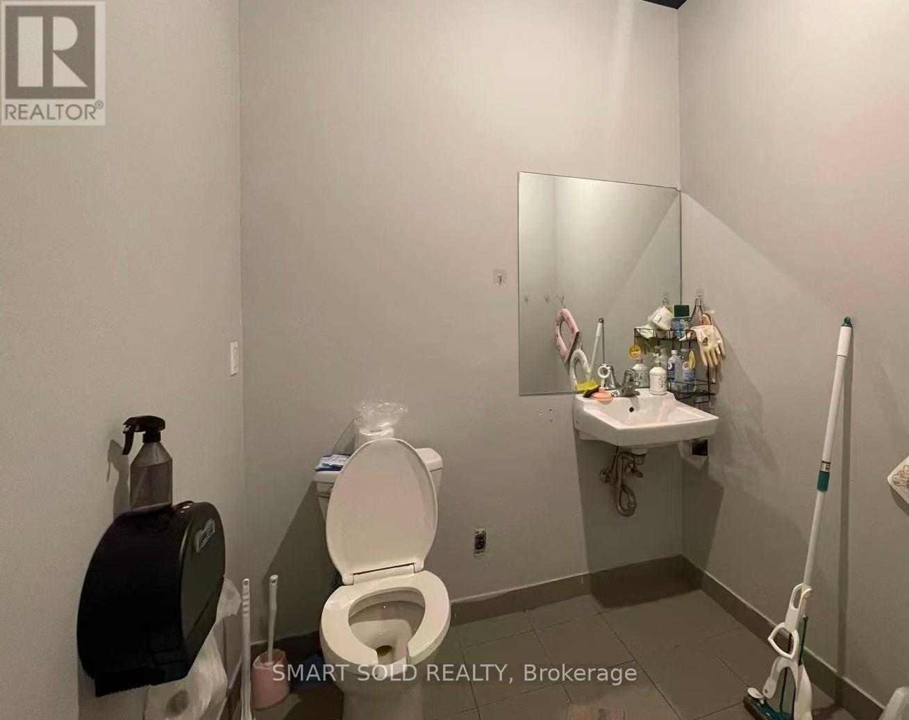 8 - 9631 Yonge Street, Richmond Hill, ON