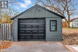 Garage -