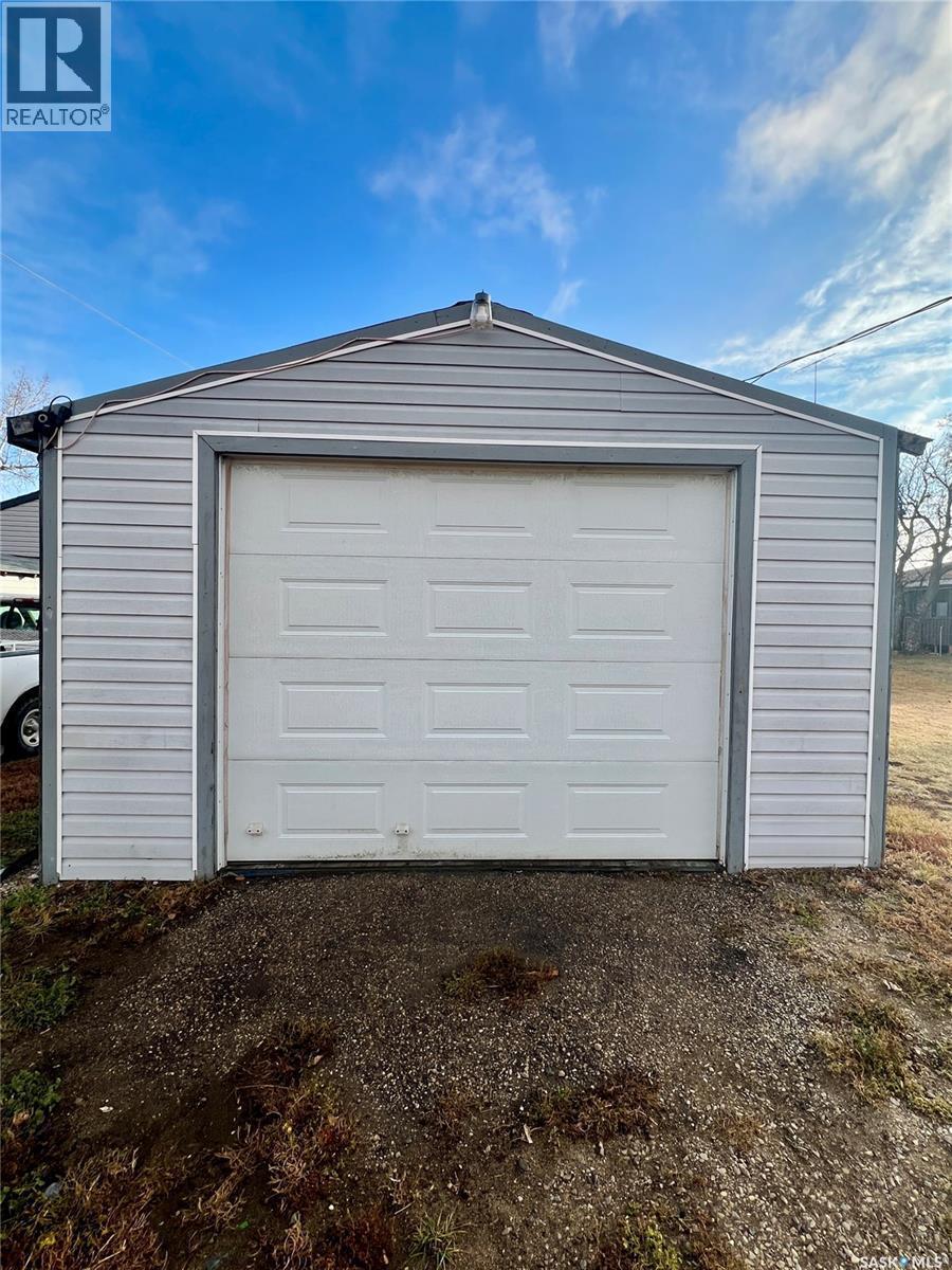 42 2Nd Street, Tompkins, SK