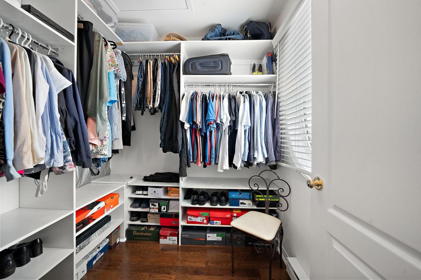 Penderie (Walk-in) - 91 Rue Des Pistoles, Blainville, QC - Indoor With Storage