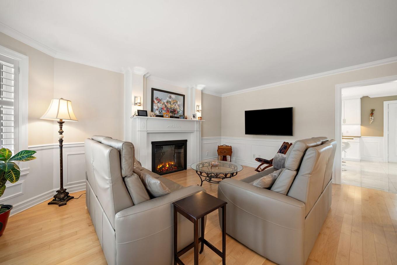 Salon - 91 Rue Des Pistoles, Blainville, QC - Indoor Photo Showing Living Room With Fireplace