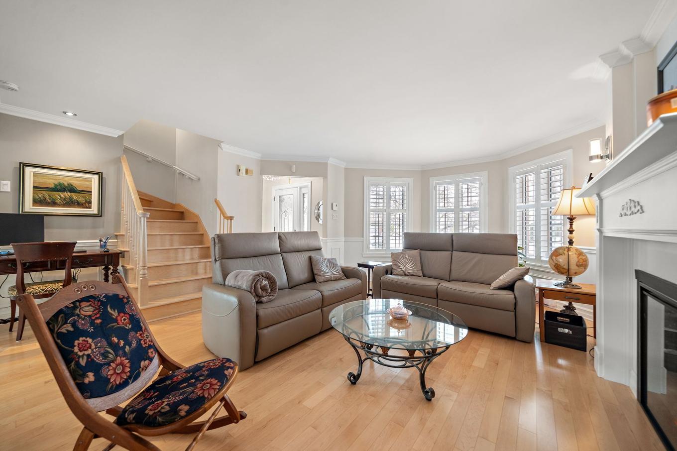 Salon - 91 Rue Des Pistoles, Blainville, QC - Indoor Photo Showing Living Room With Fireplace