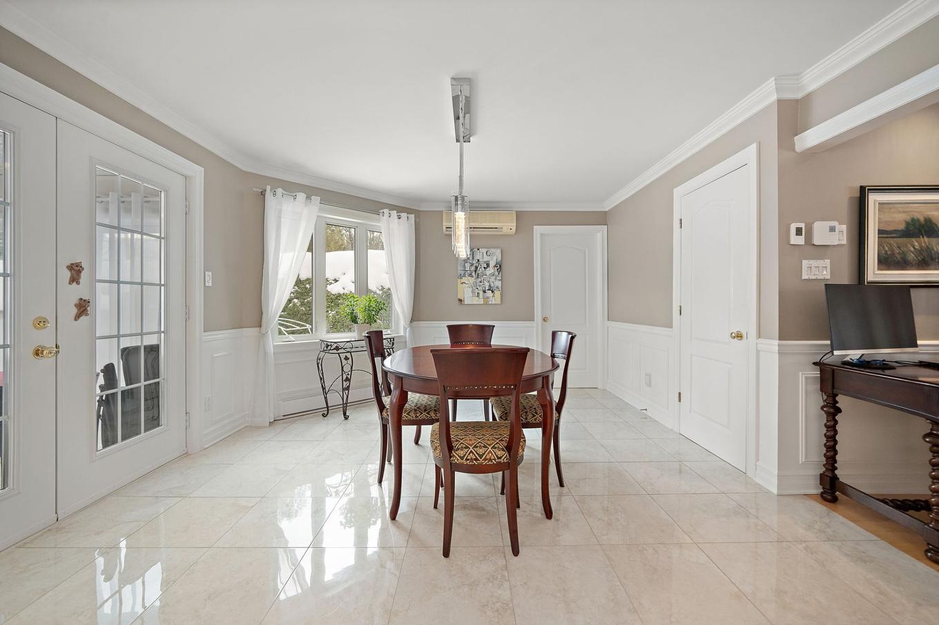 Salle à manger - 91 Rue Des Pistoles, Blainville, QC - Indoor Photo Showing Dining Room