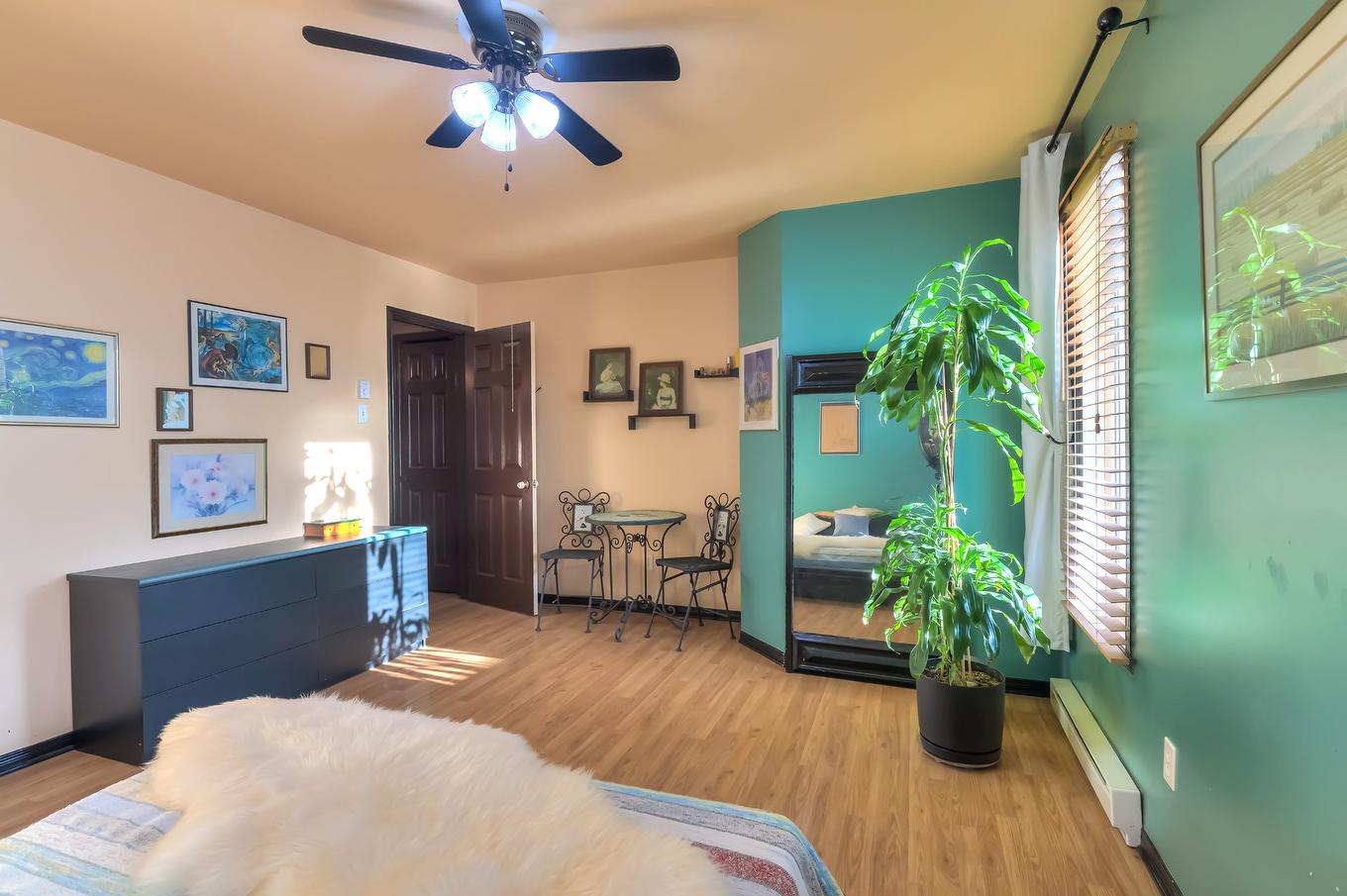 Chambre à coucher - 5010 Rue Canon, Longueuil (Saint-Hubert), QC - Indoor Photo Showing Bedroom