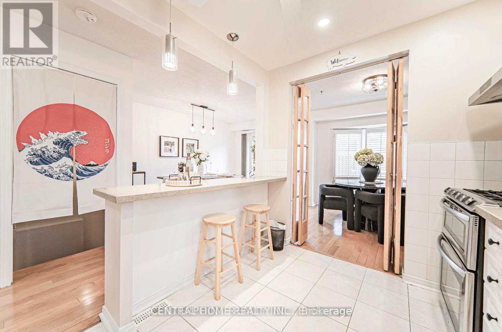 84 Raleigh Crescent, Markham, ON - Indoor Photo Showing Kitchen With Upgraded Kitchen