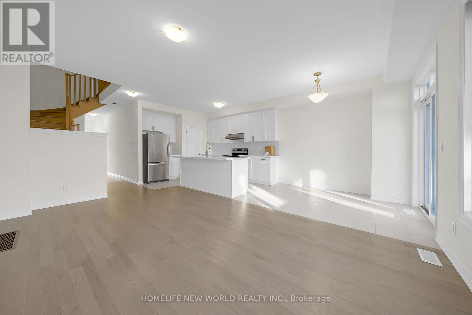 7 Harvey Bunker Crescent, Markham, ON - Indoor Photo Showing Kitchen