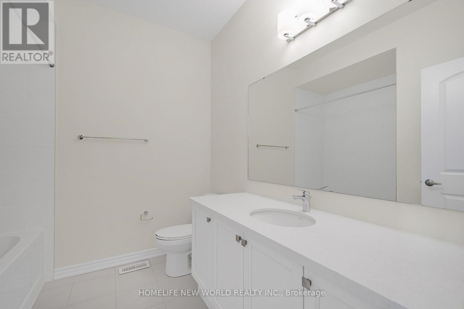 7 Harvey Bunker Crescent, Markham, ON - Indoor Photo Showing Bathroom