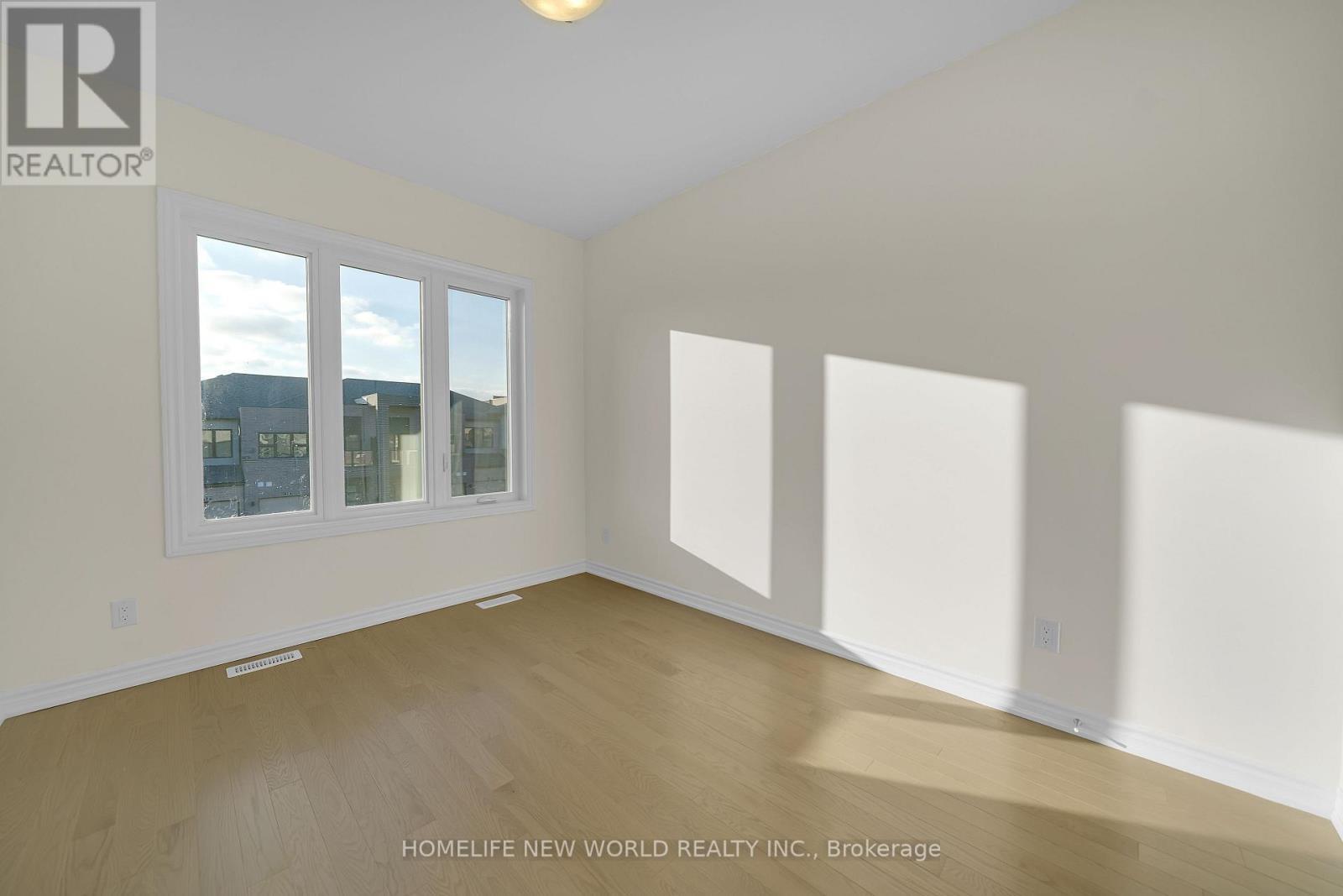 7 Harvey Bunker Crescent, Markham, ON - Indoor Photo Showing Other Room