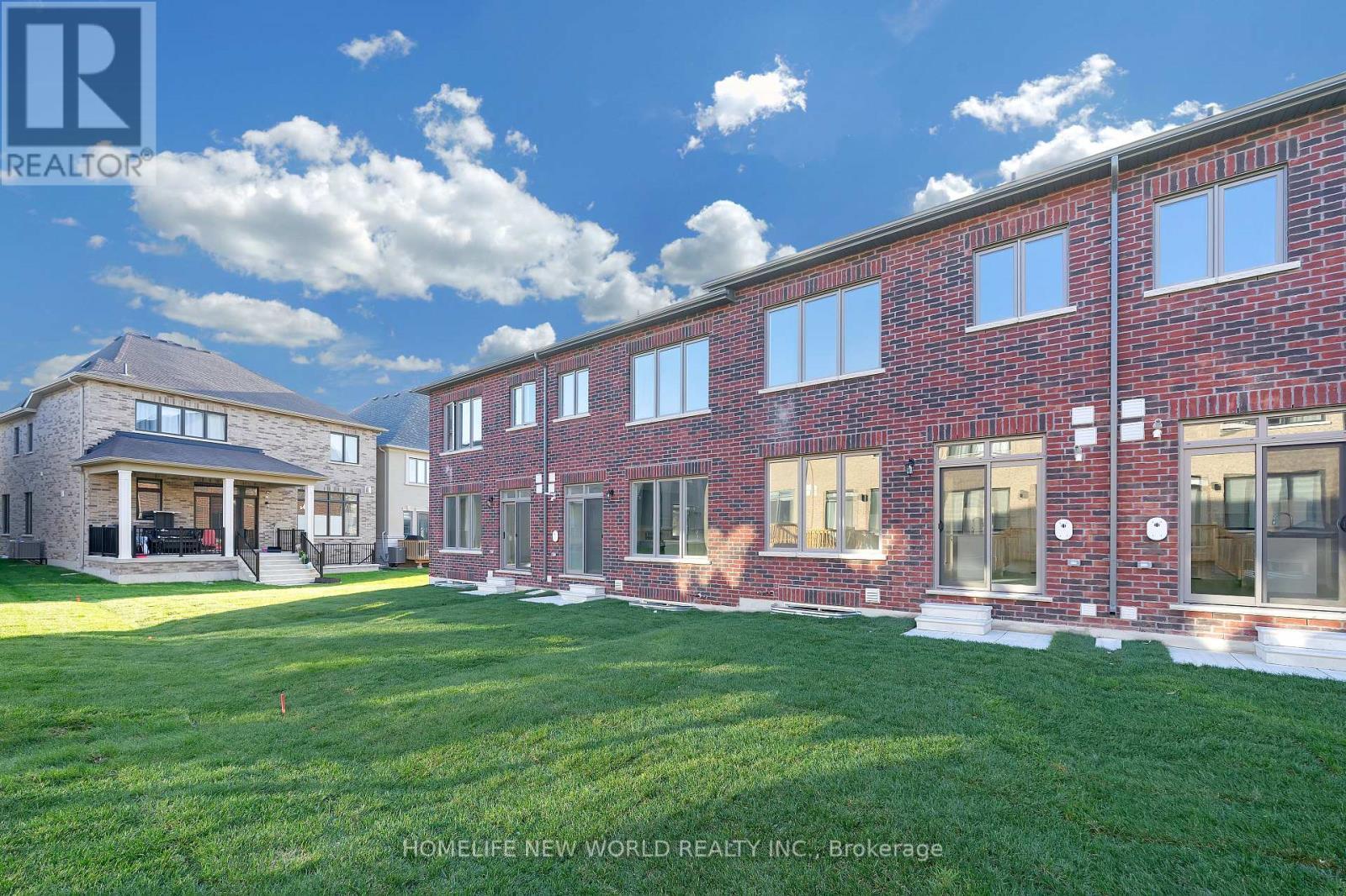 7 Harvey Bunker Crescent, Markham, ON - Outdoor