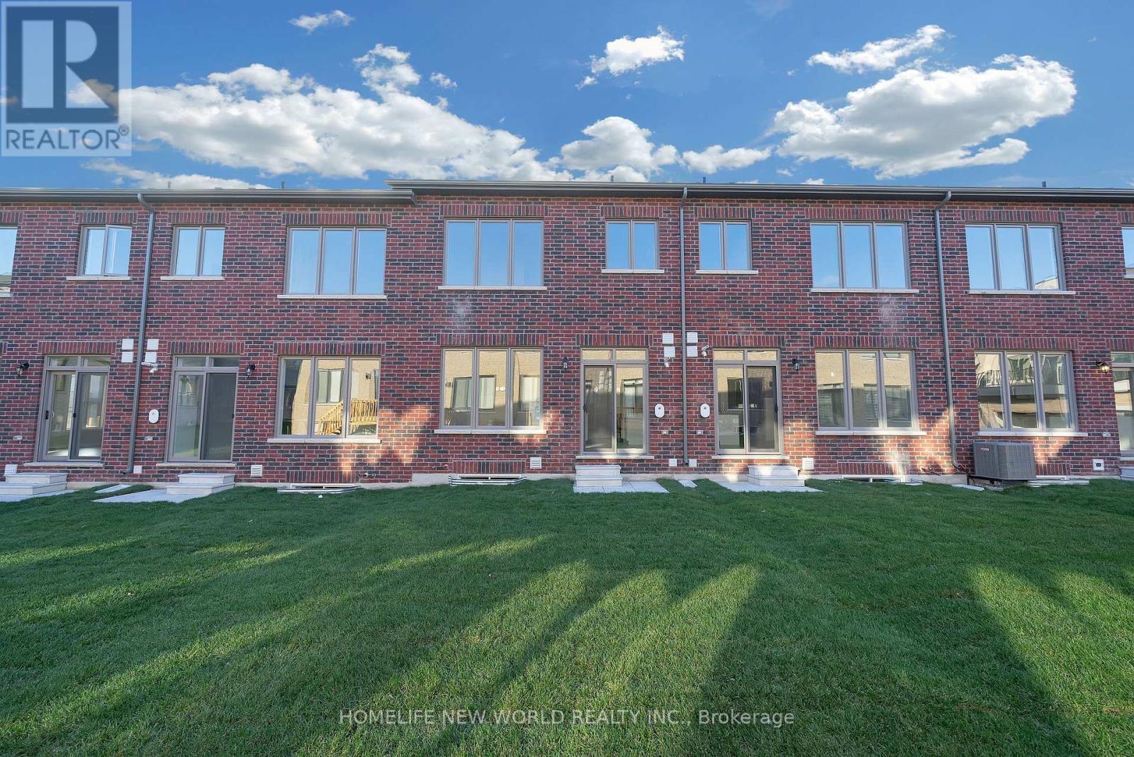 7 Harvey Bunker Crescent, Markham, ON - Outdoor