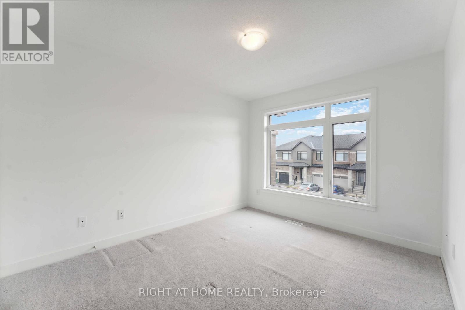 16 Nettle Crescent, Ottawa, ON - Indoor Photo Showing Other Room